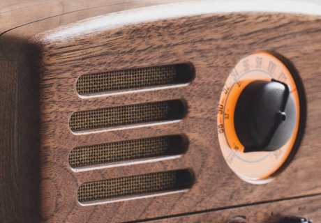 vintage radio with bluetooth