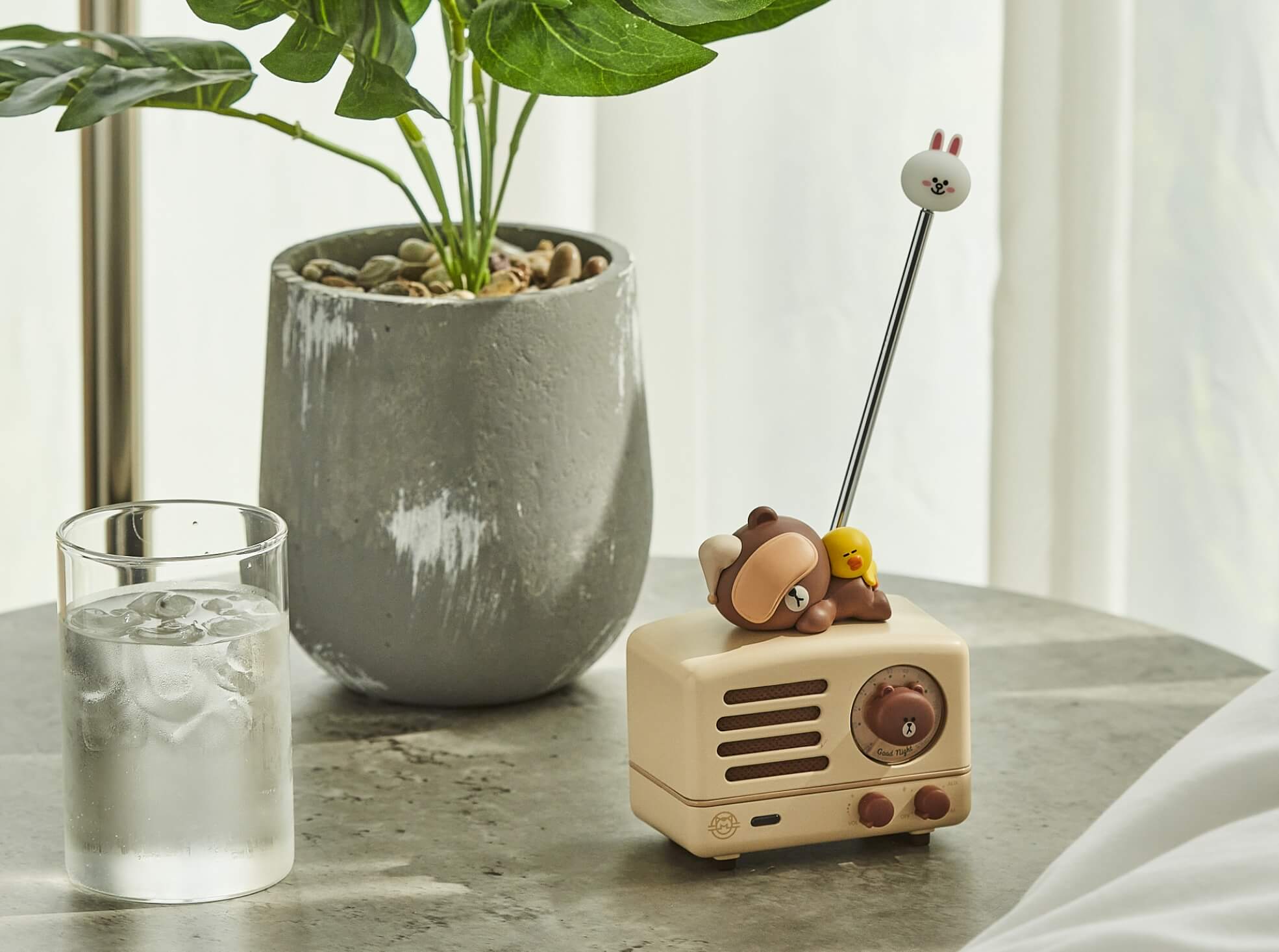 MUZEN OTR Metal LINE FRIENDS Portable FM Radio Bluetooth Speaker