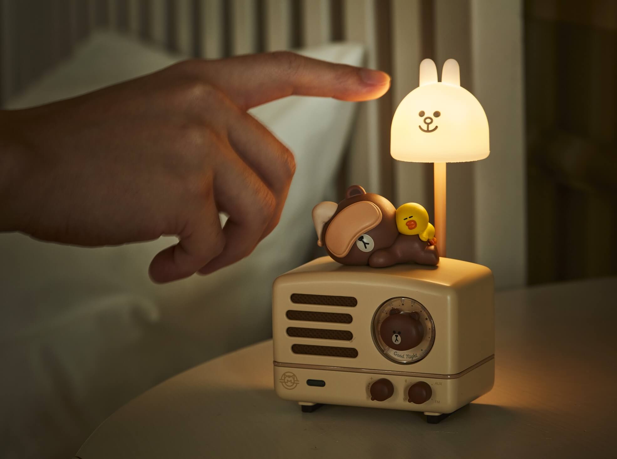 MUZEN OTR Metal LINE FRIENDS Portable FM Radio Bluetooth Speaker